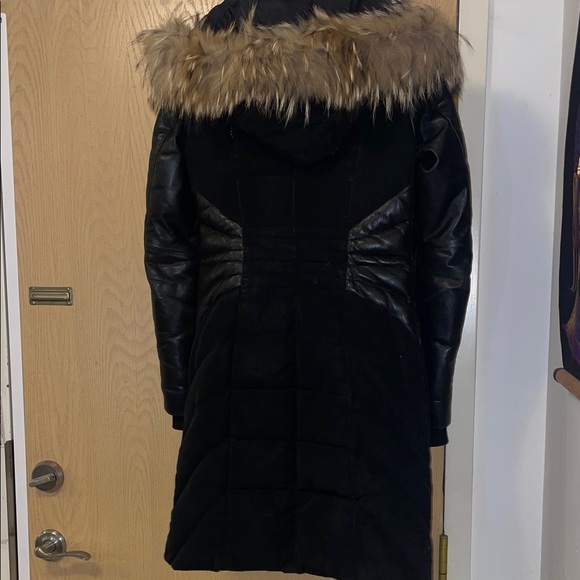 Danier Black Leather Jacket with REAL Fur Trim - Picture 12 of 13